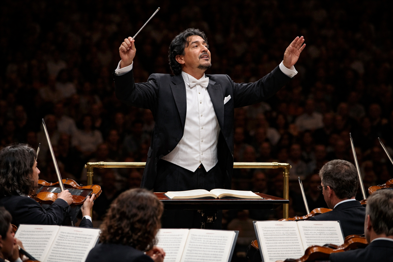 Conductor with Buoyant Light Gesture